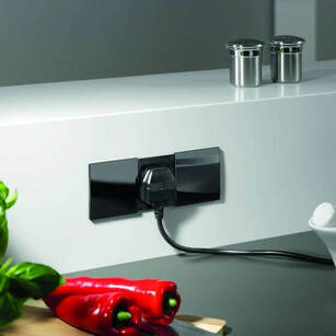   Gniazdo wpuszczane BACHMANN DUE 2x230V + czarna maskownica